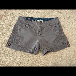 Daughter of Liberation gray shorts